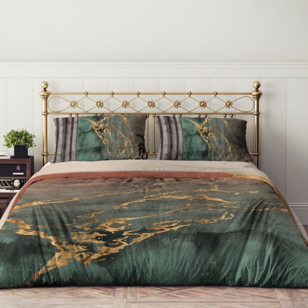 Lenjerie de pat dublu din bumbac 100% ranforce, model Sasa, cu imprimeu marmură verde și accente aurii pentru un decor elegant.