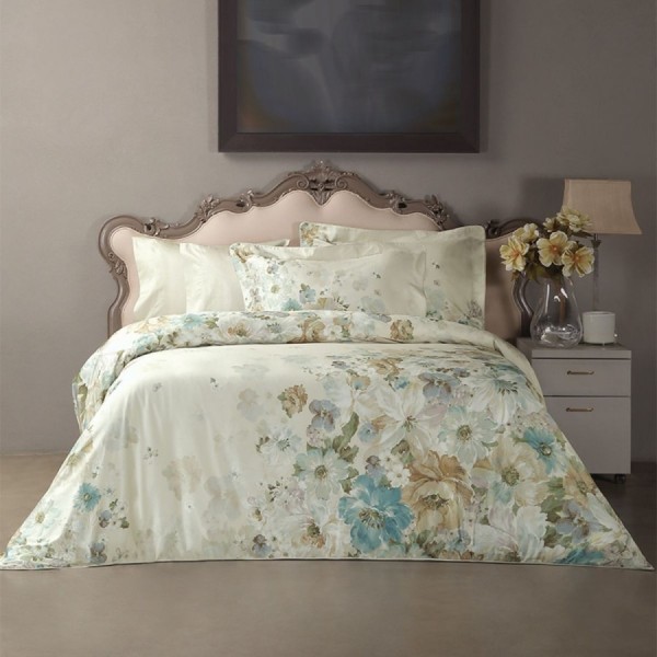Lenjerie pat dublu satin TAC Celesse cu imprimeu floral elegant in nuante de crem, bej, ivoire si bleu pastel
