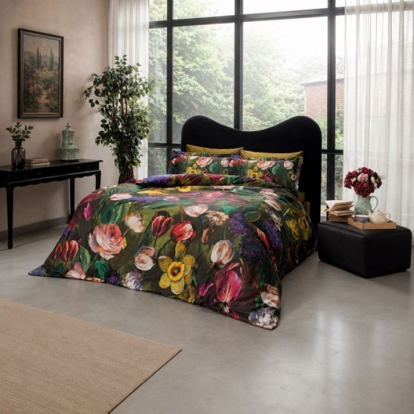 lenjerie pat dublu satin TAC Seraphina cu imprimeu floral lalele trandafiri narcise si zambile pe fundal verde
