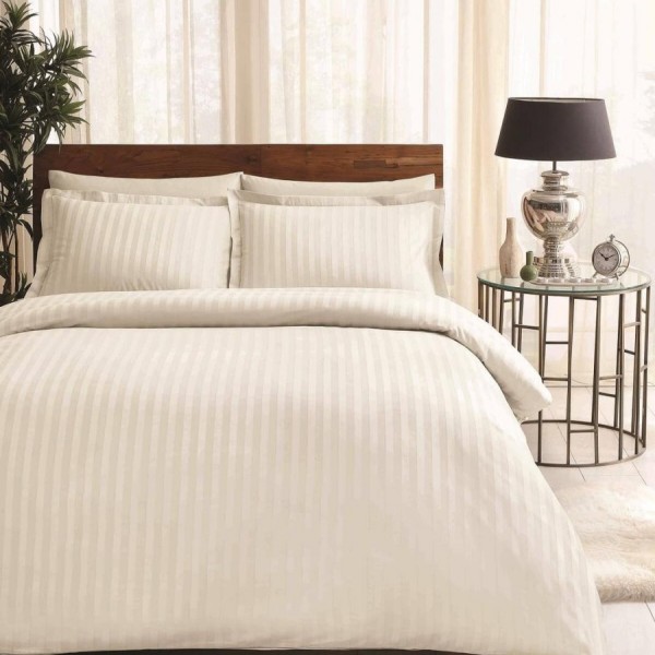 Lenjerie de pat Place cu dungi elegante în nuanțe de crem, din bumbac satinat 100%, set de 6 piese