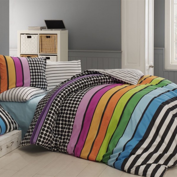 Lenjerie de pat din bumbac 100% ranforce cu design vesel în dungi colorate și modele geometrice alb-negru