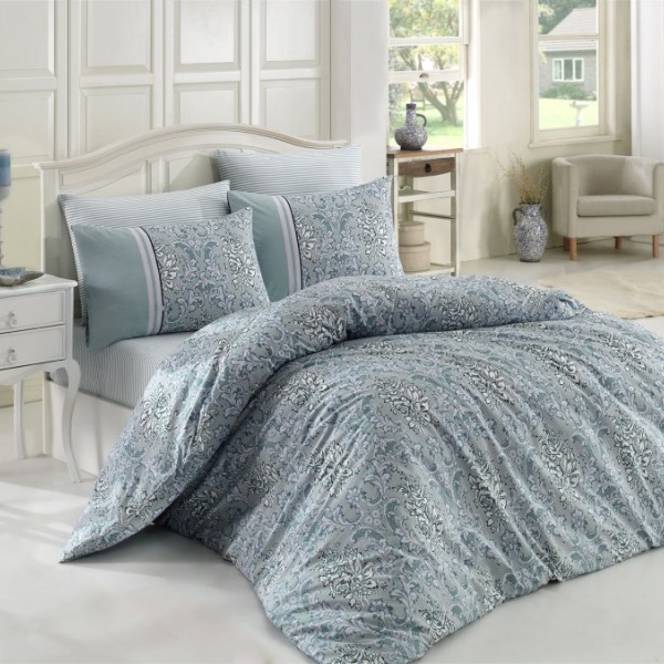 Lenjerie de pat din bumbac ranforce Siria V2 cu design floral baroc, în nuanțe de albastru deschis și alb