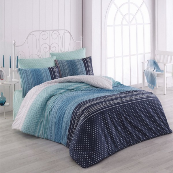 Lenjerie de pat din bumbac ranforce Summer V1 cu design în dungi orizontale și modele geometrice, în nuanțe de albastru închis, albastru deschis și alb