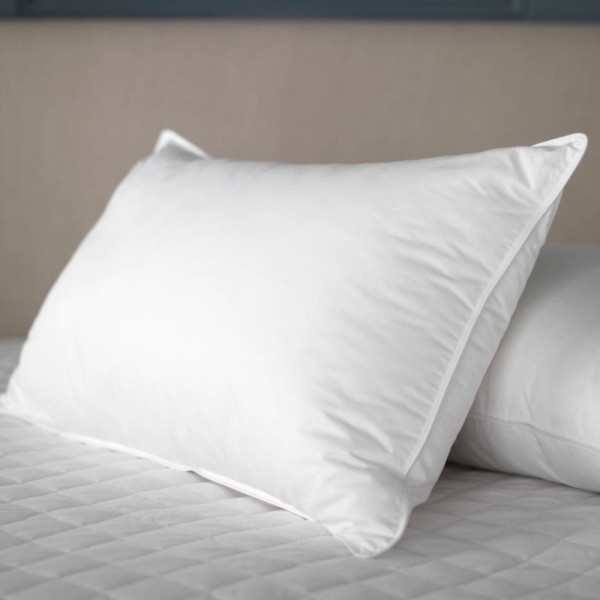 Perna alba 50x70 cm Ralex Pucioasa cu puf de gasca si puf siliconic, fata din bumbac percalle TC300
