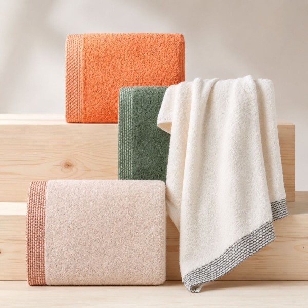 Set 4 prosoape Biscay 50x90 cm din bumbac 100%, verde bej portocaliu si alb, cu bordura texturata