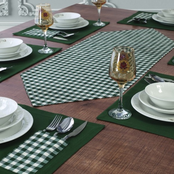 Set de masa Moena cu napron si 6 servete, design verde carouri