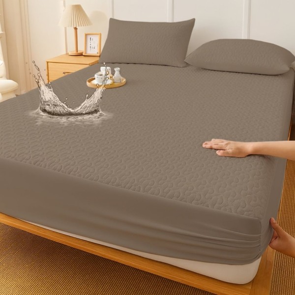 Set protectie matlasata impermeabila cu elastic pentru saltea 200x200 cm  si 2 fete perna 50x70cm Maro deschis