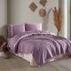 Set cuvertura 220x240cm cu cearceaf pat si fete perna cu ciucuri Bohemline V3 din bumbac bej/mustar, expus pe pat