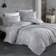 Lenjerie de pat din bumbac 100% ranforce, Pucioasa, model Arnor V1, în nuanțe imaculate de alb cu design floral discret și elegant.