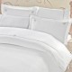 Lenjerie de pat alba cu broderie bleumarin Cotton Box Josina din bumbac 100%