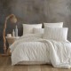 Lenjerie de pat Nazenin Home Slub Ranforce Natur Grey, 100% bumbac natural cu dungi subtile gri, oferind un stil simplu și elegant, ideal pentru un somn reconfortant într-un mediu natural și relaxant.