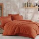 Lenjerie de pat jacquard ranforce Estina V10 Bej cu textura in dungi fine pe fundal bej cu dungi discrete