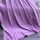 Pătură cocolino maro 200x230 cm cu textură punctată în relief – model Dot