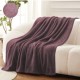 Pătură cocolino mov 200x230 cm cu textură punctată în relief – model Dot