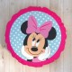 Pernuță decorativă Disney pentru copii cu Mickey Mouse, în culori albastru, negru, roșu, galben și verde, dimensiune 40x40 cm, cu desene animate detaliate și elemente grafice.
