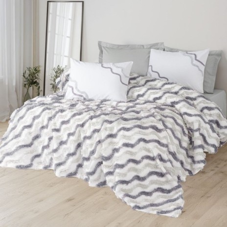 Set Eldon Gri – cuvertură jacquard zig-zag și fețe pernă puff brodate, expus pe pat