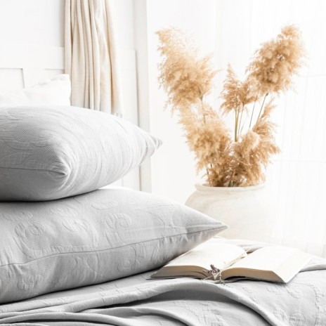 Cuvertura bumbac jacquard Julia gri cu 2 fețe de pernă