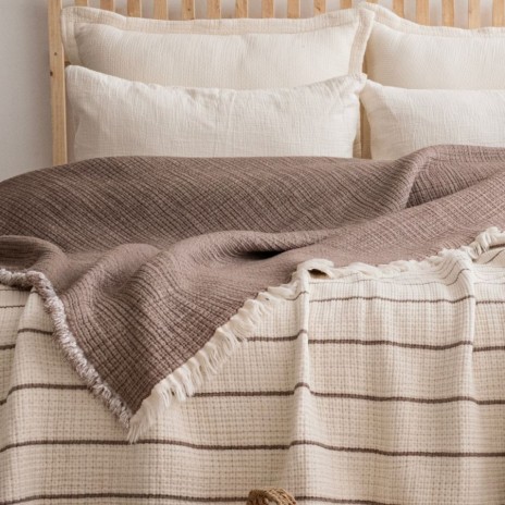 Cuvertura muselina jacquard 160x240 cm Sante Maro Saheser Home, crem cu dungi maro