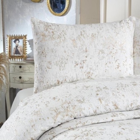 cuvertura pat crem catifelata jacquard chenille Slayka 230x240 cm cu 2 fete de perna