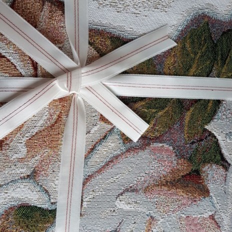 Fata de masă Goblen 3D Pano 160x350cm, model Roses, cu imprimeu sofisticat de trandafiri.
