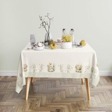 Fata de masa Paste YoYo 140x320cm, bumbac 100%, cu iepurași adorabili și flori delicate, perfectă pentru un decor festiv elegant.