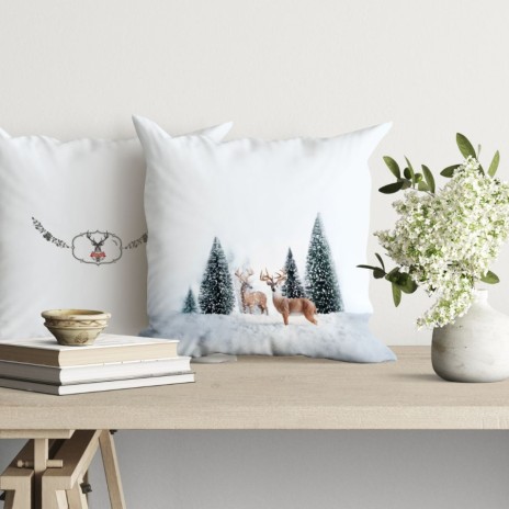 Fata de perna decorativa Craciun Deer bumbac 100% cu reni si peisaj de iarna