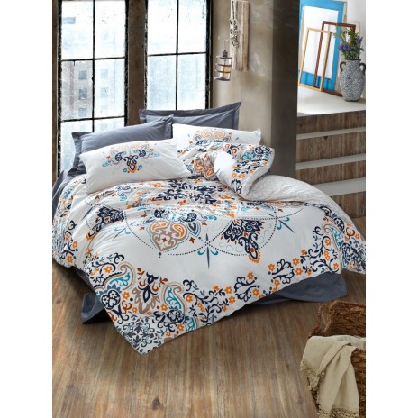 Lenjerie de pat dublă din bumbac 100% ranforce, Cotton Box, design oriental în nuanțe de albastru indigo, portocaliu și bej, cu motive florale și modele ornamentale.