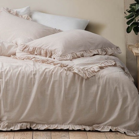 Lenjerie pat dublu cu volane Milagros Ren Mink cu dungi bej ranforce prespalat Bahar Tekstil