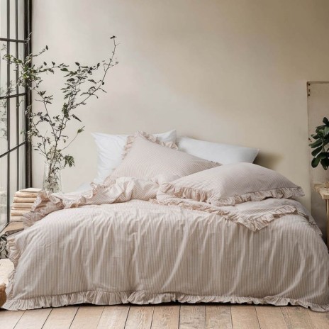 Lenjerie pat dublu cu volane Milagros Ren Mink cu dungi bej ranforce prespalat Bahar Tekstil