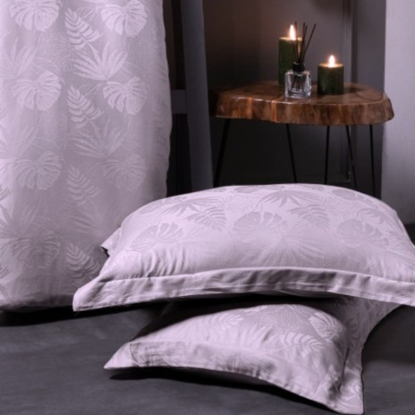 Lenjerie pat Nichol Lila din satin jacquard cu frunze ton pe ton, set 6 piese First Choice cu fete de perna decorative si textura lucioasa