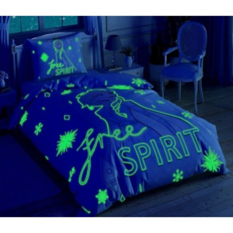 Lenjerie de pat Disney Frozen 2 Free Spirit, față-verso, cu Elsa și Anna, mesaje Free Spirit și Stay Curious, design albastru, 3 piese, bumbac