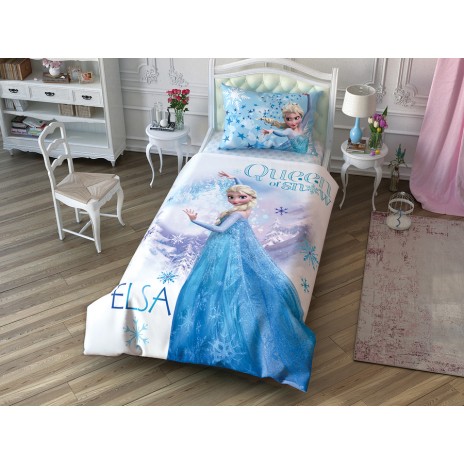 Lenjerie de pat Disney Frozen 2 cu Elsa, cu rochie albastră, fulgi de zăpadă și munți, nuanțe de alb, albastru și accente argintii