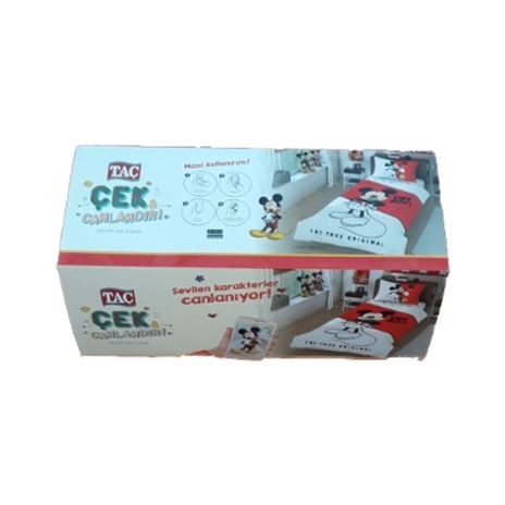 Lenjerie de pat Disney Mickey Mouse Calendar, cu Mickey Mouse, text Oh Boy! și The True Original, nuanțe de roșu, alb și negru, 3 piese, bumbac