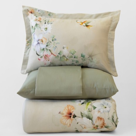 Lenjerie de pat 3D First Choice Loretto bumbac satinat 220 TC cu flori pastelate si pasari exotice pe fond crem