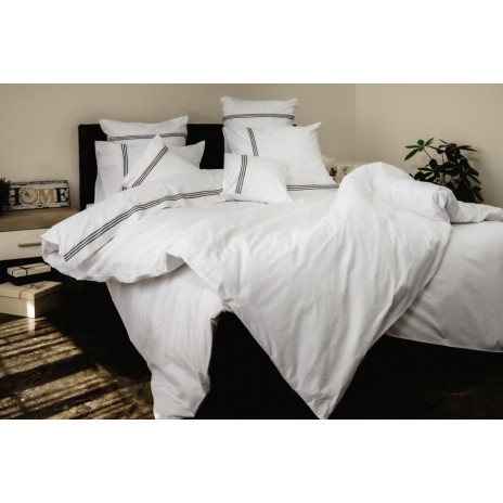 Lenjerie pat brodată bumbac 100% ranforce,8 piese,alb-negru PCS13