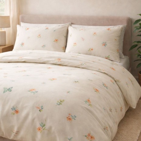 Lenjerie pat bumbac 100% 4 piese Lara crem cu flori si fluturi Deluxe Pucioasa 200x220 cm