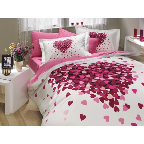 Lenjerie de pat din bumbac mercerizat Hobby Home Juana Lilac, model romantic cu inimioare roz și lila, set 4 piese, ambalat în cutie cadou.