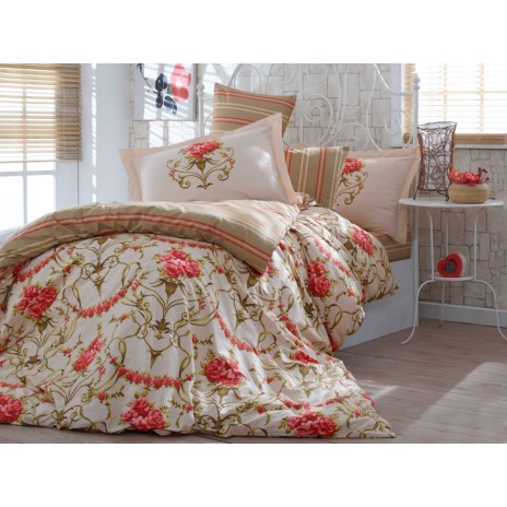 Lenjerie de pat din bumbac mercerizat Ornella Gold, model elegant cu flori și dungi corai și auriu, set 4 piese, ambalat în cutie cadou.