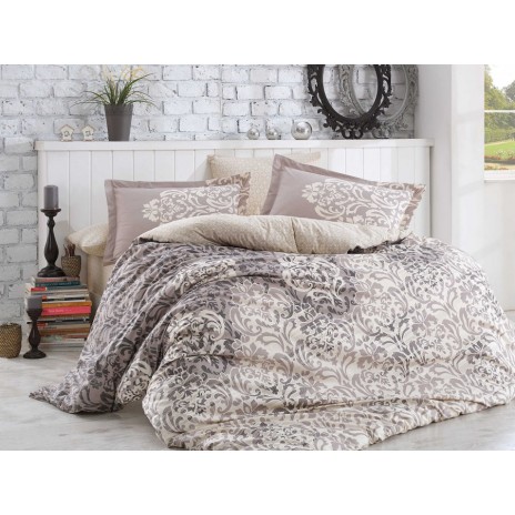 Lenjerie de pat poplin percale Hobby Home, model Serenity Grey, design floral baroc în nuanțe de gri și bej, bumbac 100% mercerizat, ambalată în cutie cadou.