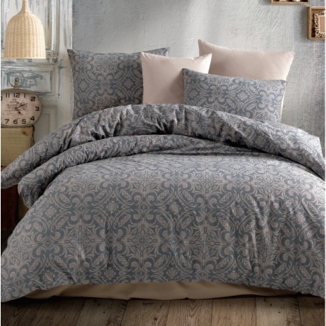Lenjerie de pat cu design clasic maro și crem, modele elegante și rafinate