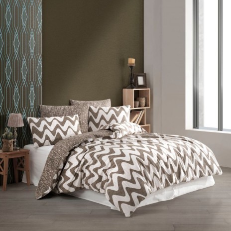 Lenjerie de pat din bumbac 100% ranforce cu design ondulat în tonuri de maro și alb, decor modern și dinamic