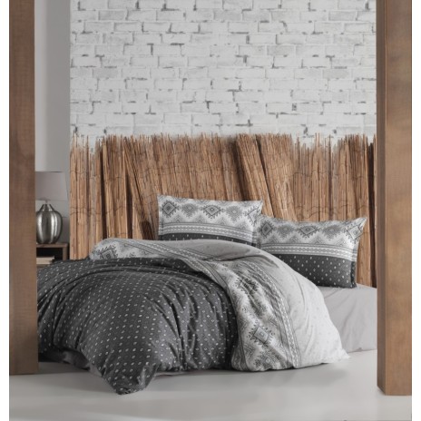 Lenjerie de pat Astera din bumbac 100% ranforce cu design etnic în tonuri de gri și negru, ideală pentru un decor modern și elegant.