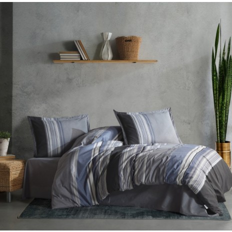 Lenjerie de pat din bumbac 100% ranforce, Pucioasa, model Duko V2, în nuanțe de albastru și gri cu design modern cu dungi.