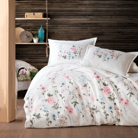 Lenjerie de pat din bumbac 100% ranforce, Pucioasa, model Palitra V1, în nuanțe de alb, roz, verde și albastru cu design floral pastelat.