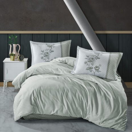 Lenjerie de pat din bumbac ranforce Pucioasa, design cu dungi verzi și motive florale gri pe fundal alb cu model geometric
