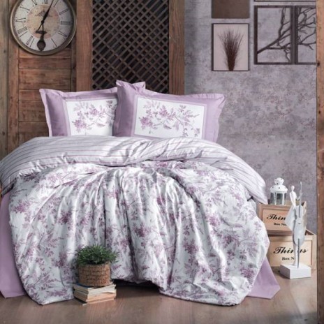Lenjerie de pat bumbac 100% Ranforce Montera Pink cu imprimeu floral roz și alb, decorată cu dungi subtile, elegantă și modernă.