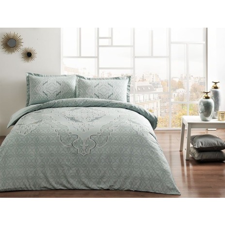 Lenjerie de pat bumbac satinat model Olivia cu motive geometrice în nuanțe de verde pastel, accente rafinate și detalii delicate