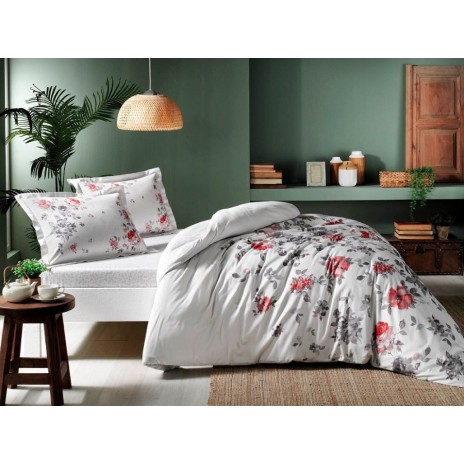 Lenjerie de pat bumbac satinat model Zaira cu design floral și accente roșii, aducând prospețime și rafinament în dormitor.