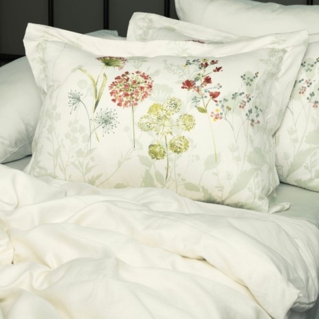 Lenjerie de pat First Choice Katy bumbac satinat 220 TC cu flori de camp roz portocalii si galbene pe fond crem