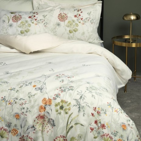 Lenjerie de pat First Choice Katy bumbac satinat 220 TC cu flori de camp roz portocalii si galbene pe fond crem